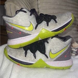 Youth Nike Kyrie Mamba Mentality Sneakers